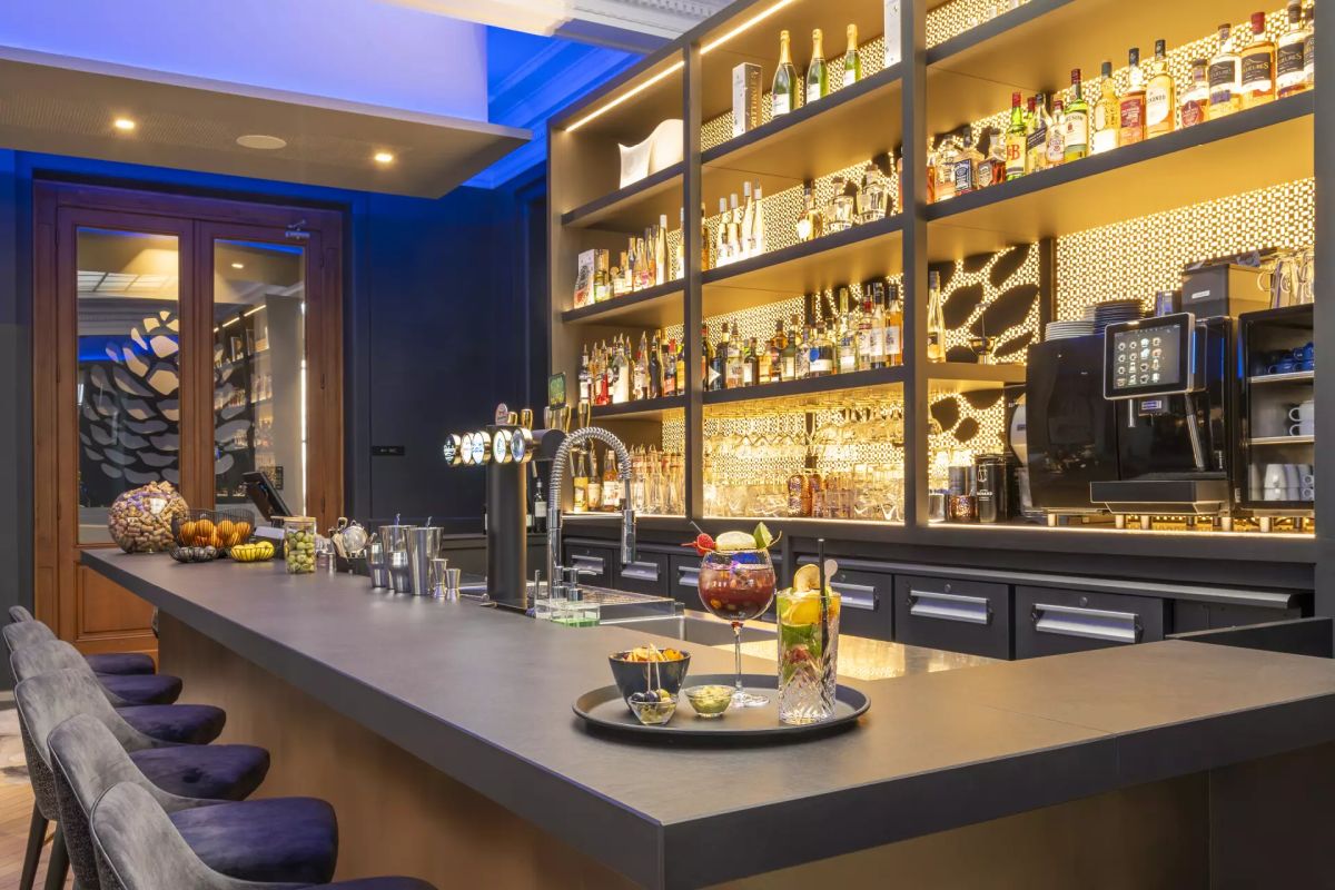 Bar